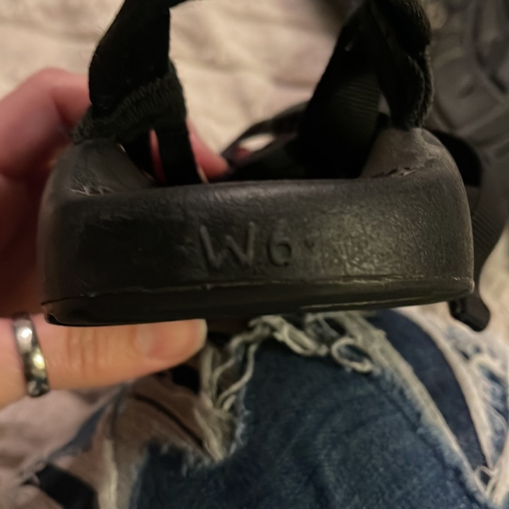 Chacos! - Picture 3 of 3